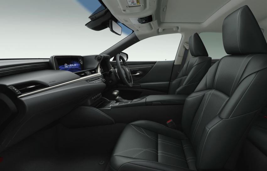 Lexus ES 2019 dilancar di Jepun – kamera pandangan-sisi pertama di dunia, ES 300h hybrid, RM216k-RM259k 879007