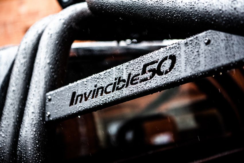 Toyota Hilux Invincible 50 – rai ulangtahun ke-50 tahun Hilux, dibina hanya 50 unit, untuk pasaran UK sahaja 876830