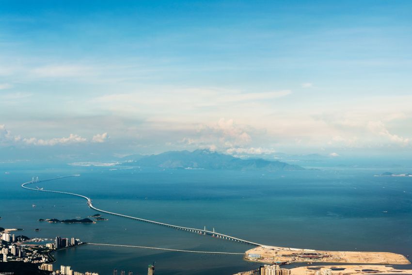 World’s longest sea-crossing bridge opens in China – 55 km in length; links Hong Kong, Macau and Zhuhai 877598