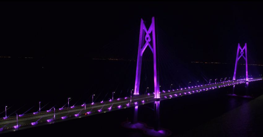 World’s longest sea-crossing bridge opens in China – 55 km in length; links Hong Kong, Macau and Zhuhai 877602