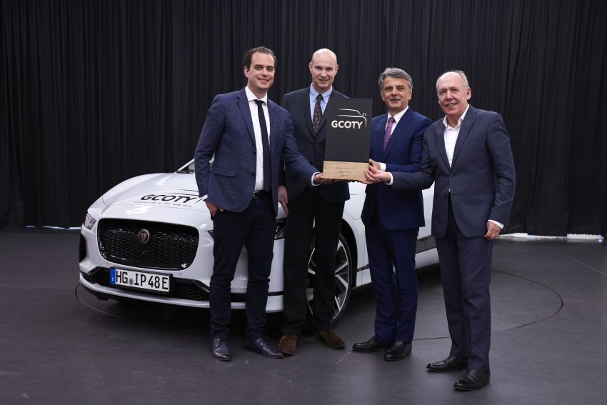 Jaguar I-Pace wins 2019 German Car of the Year award 881246