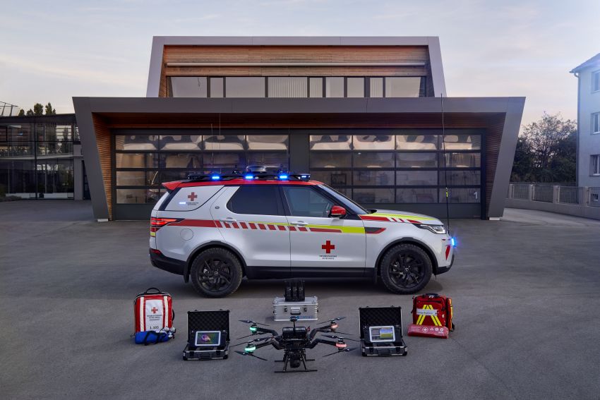 Land Rover SVO debuts bespoke Red Cross Discovery 867930