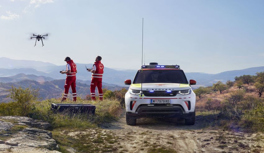 Land Rover SVO debuts bespoke Red Cross Discovery 867968