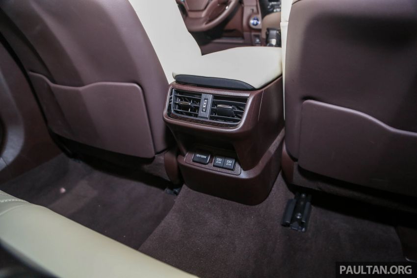 Lexus ES dan UX 2019 bakal dipamer di KLIMS 2018 878039