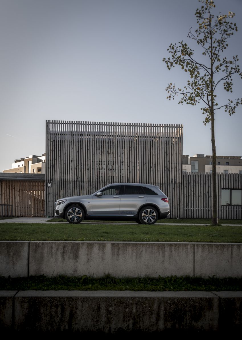 Mercedes-Benz GLC F-Cell – production plug-in hybrid hydrogen SUV debuts with 208 hp, 478 km total range 873709