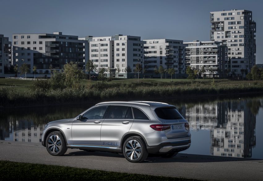 Mercedes-Benz GLC F-Cell – production plug-in hybrid hydrogen SUV debuts with 208 hp, 478 km total range 873716