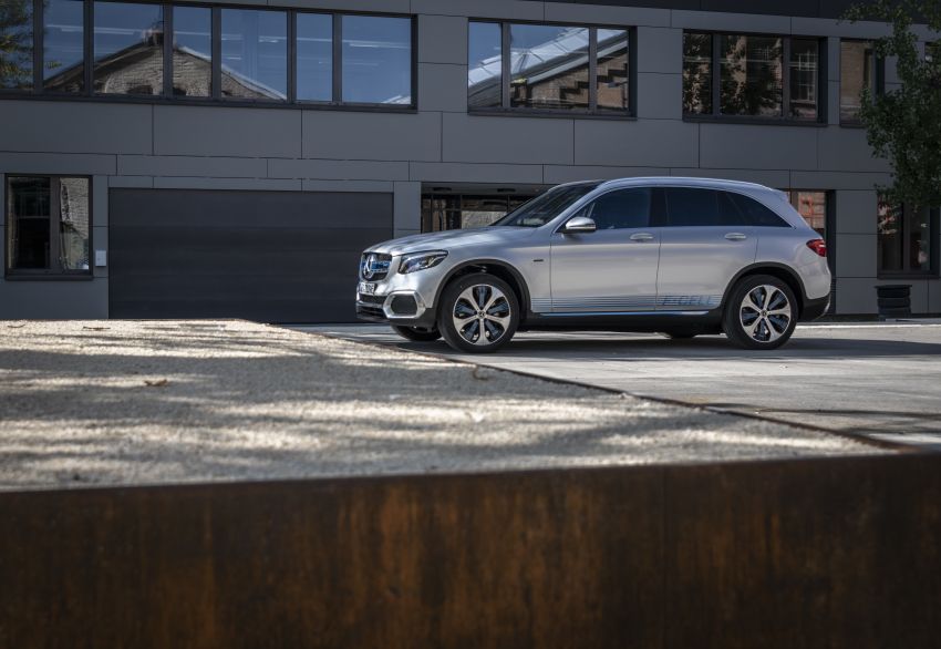 Mercedes-Benz GLC F-Cell – production plug-in hybrid hydrogen SUV debuts with 208 hp, 478 km total range 873725