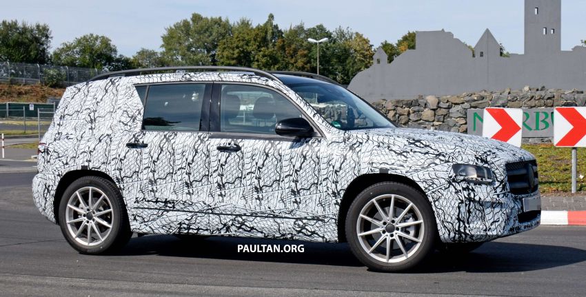SPIED: Mercedes-Benz GLB seen again, with interior 880696