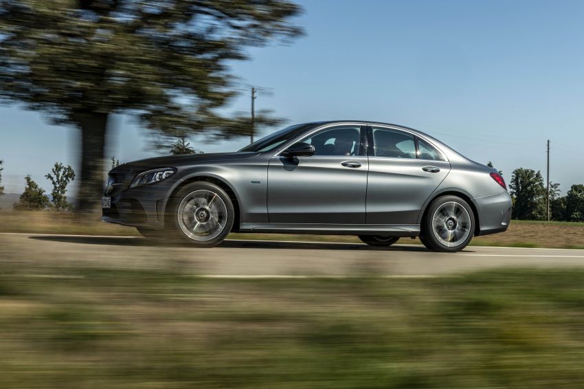 W205 Mercedes-Benz C300de revealed – 306 PS diesel plug-in hybrid; 1.4 l/100 km; 57 km all-electric range 872055