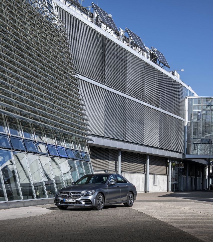 W205 Mercedes-Benz C300de revealed – 306 PS diesel plug-in hybrid; 1.4 l/100 km; 57 km all-electric range 872056