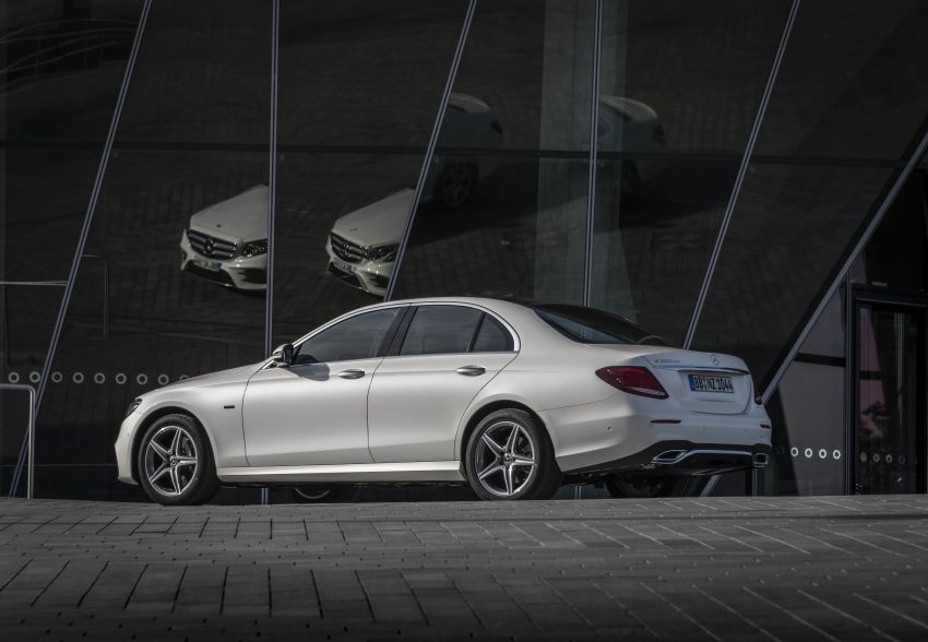 Mercedes-Benz E300e, E300de W213 diperkenalkan – model plug-in hybrid baharu; 320 PS, 1.6 l/100 km 872375