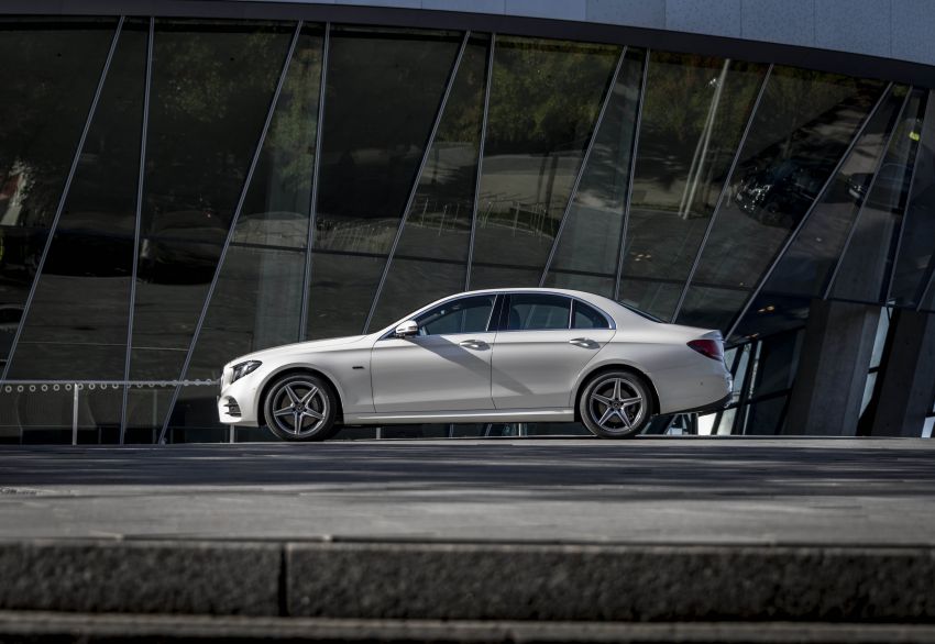 Mercedes-Benz E300e, E300de W213 diperkenalkan – model plug-in hybrid baharu; 320 PS, 1.6 l/100 km 872377