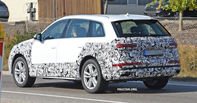 SPIED: Audi Q7 facelift spotted – to get new Q8 face?