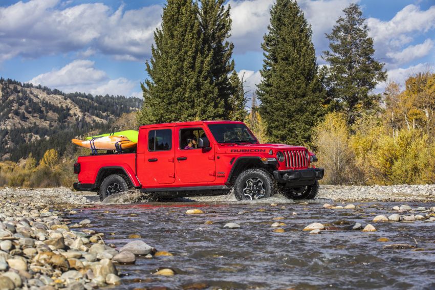 2020 Jeep Gladiator debuts in LA – best of both worlds 897279
