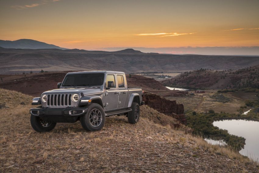2020 Jeep Gladiator debuts in LA – best of both worlds 897312