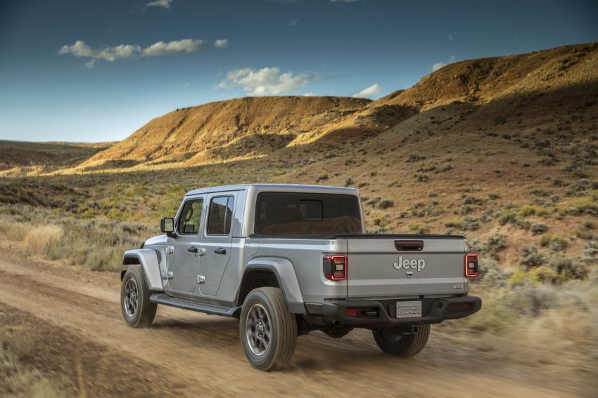 2020 Jeep Gladiator debuts in LA – best of both worlds 897319