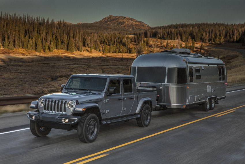 2020 Jeep Gladiator debuts in LA – best of both worlds 897330