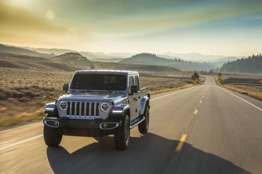 2020 Jeep Gladiator debuts in LA – best of both worlds 897344