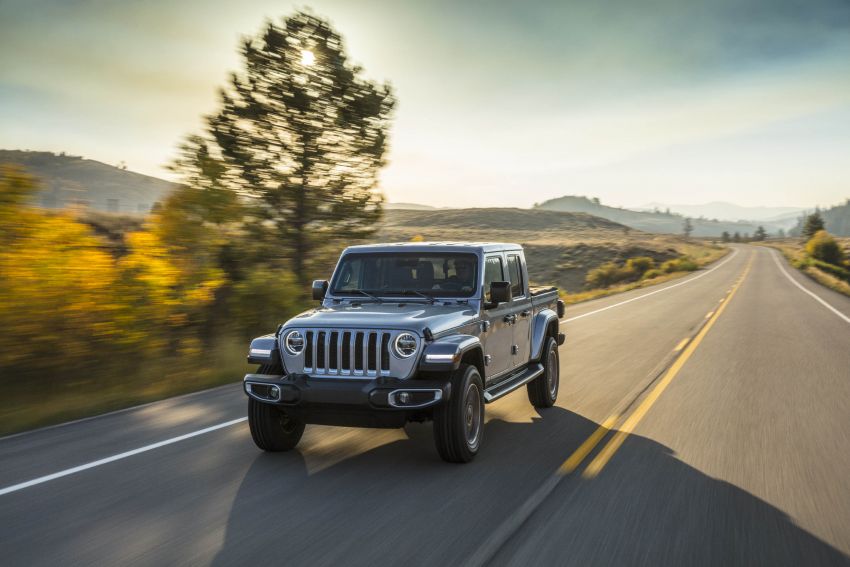 2020 Jeep Gladiator debuts in LA – best of both worlds 897345