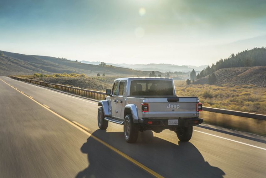 2020 Jeep Gladiator debuts in LA – best of both worlds 897347