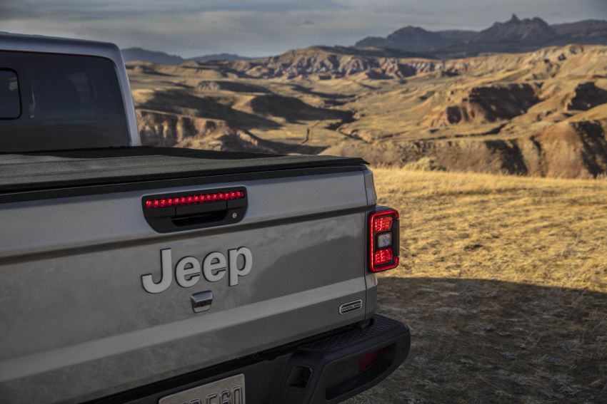 2020 Jeep Gladiator debuts in LA – best of both worlds 897352