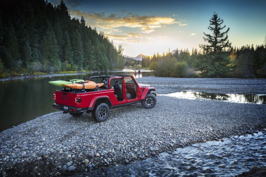 2020 Jeep Gladiator debuts in LA – best of both worlds 897396