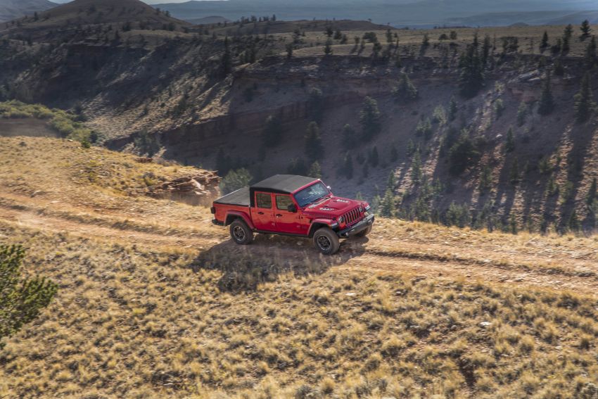 2020 Jeep Gladiator debuts in LA – best of both worlds 897185