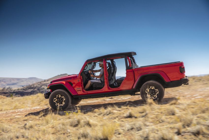 2020 Jeep Gladiator debuts in LA – best of both worlds 897191