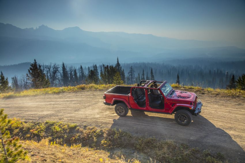 2020 Jeep Gladiator debuts in LA – best of both worlds 897215