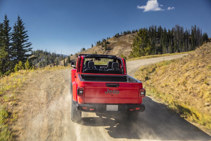 2020 Jeep Gladiator debuts in LA – best of both worlds 897228