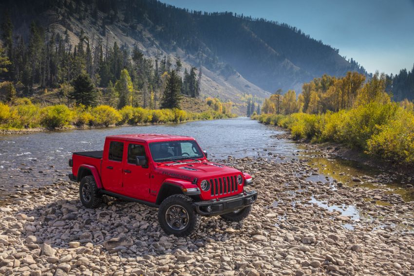 2020 Jeep Gladiator debuts in LA – best of both worlds 897235