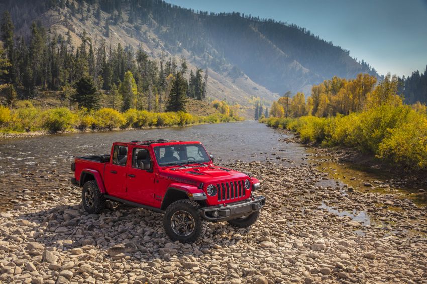 2020 Jeep Gladiator debuts in LA – best of both worlds 897238