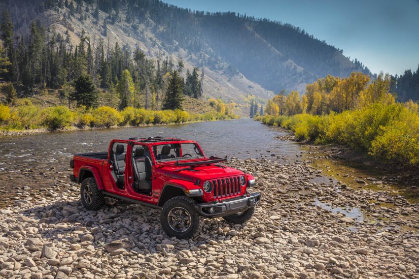 2020 Jeep Gladiator debuts in LA – best of both worlds 897242