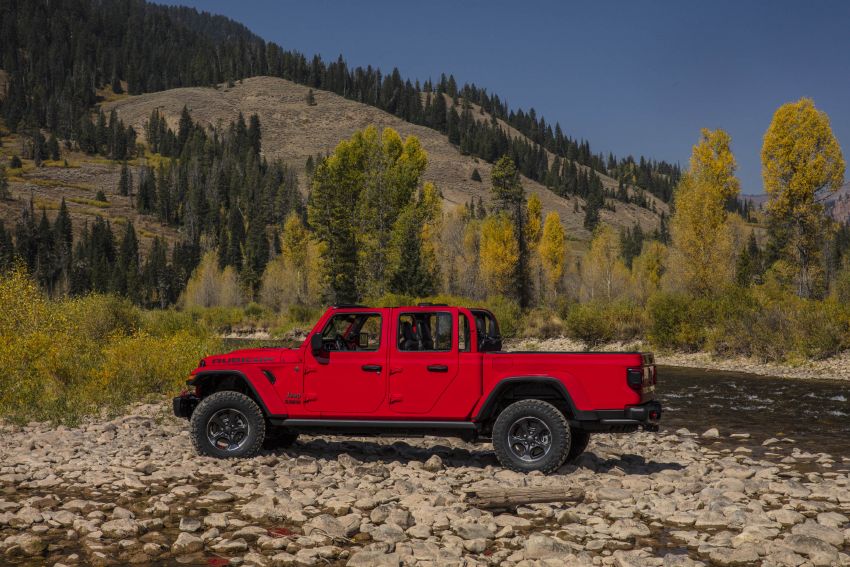 2020 Jeep Gladiator debuts in LA – best of both worlds 897244