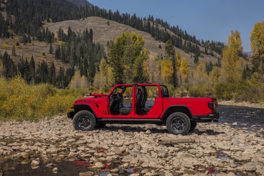 2020 Jeep Gladiator debuts in LA – best of both worlds 897247
