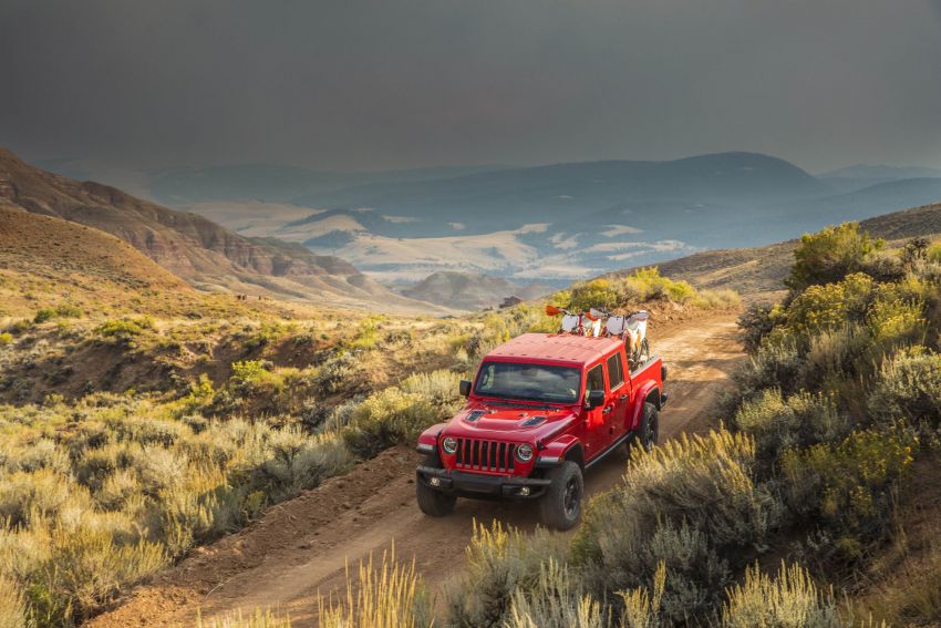 2020 Jeep Gladiator debuts in LA – best of both worlds 897253