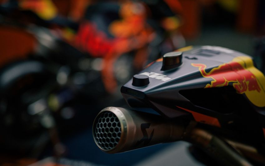 KTM offers two KTM RC16 MotoGP race bikes for sale 896357