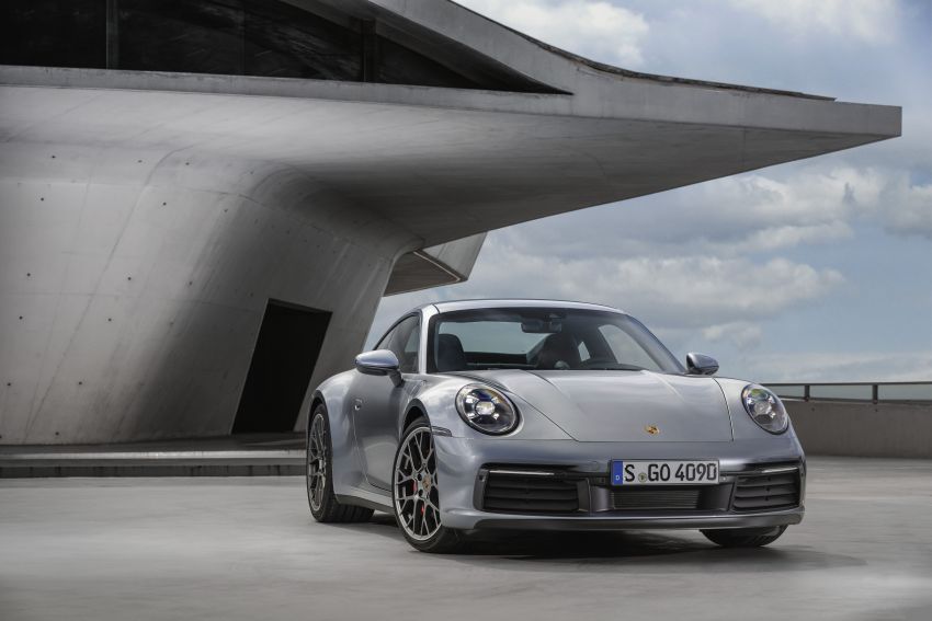 992 Porsche 911 revealed – new tech, 450 PS flat-six 895506