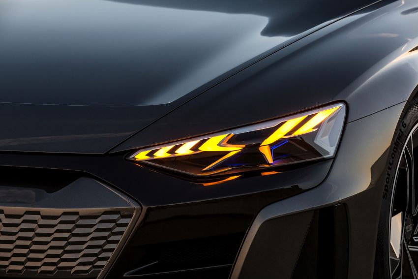 Audi e-tron GT concept debuts at Los Angeles Auto Show – 582 hp EV, production version due by end 2020 Image #896011