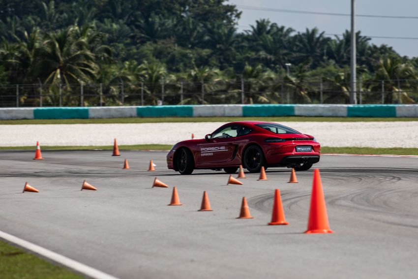 Lapping up the Porsche experience at Sepang International Circuit – track fun under expert tutelage 889691