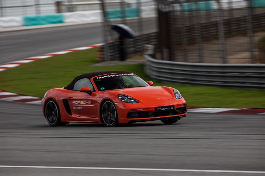 Lapping up the Porsche experience at Sepang International Circuit – track fun under expert tutelage 889697