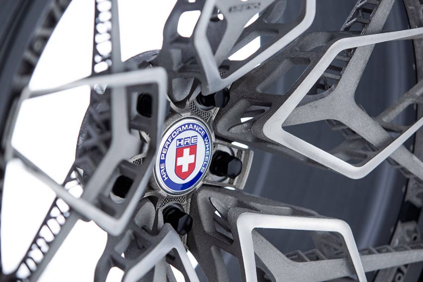 HRE and GE create the first 3D-printed titanium wheel 889155