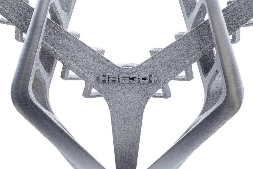 HRE and GE create the first 3D-printed titanium wheel 889157