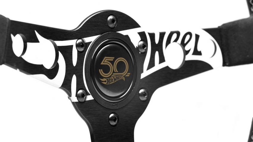 Momo hasilkan roda stereng edisi khas 50-tahun Hot Wheels – hanya boleh ditempah atas talian, RM1.7k 883944