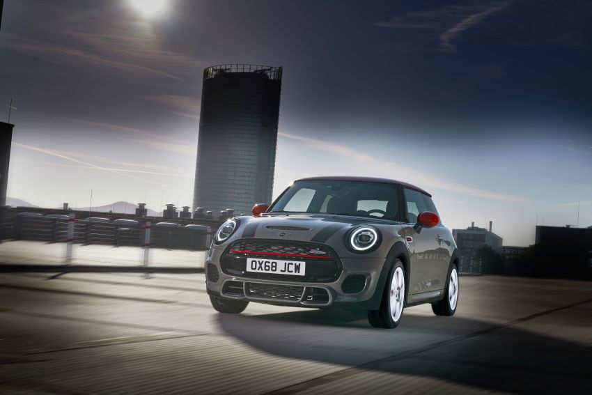 MINI JCW facelift gets updated with particulate filter 903727