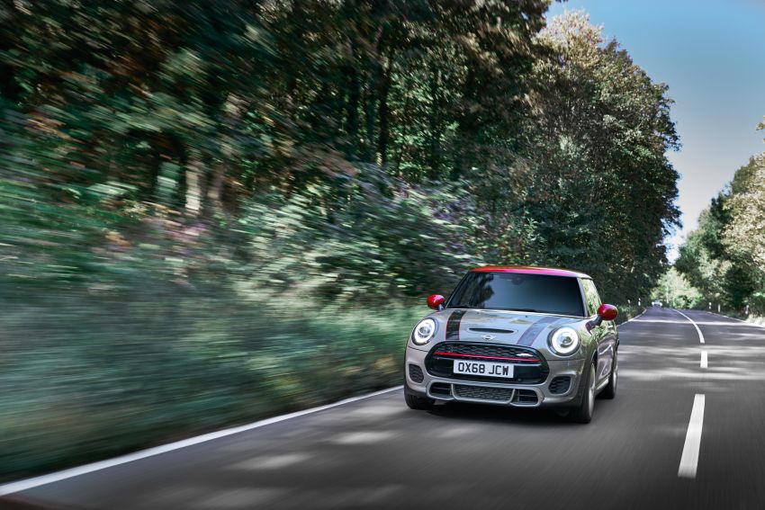 MINI JCW facelift gets updated with particulate filter 903738