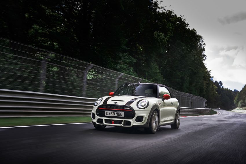 MINI JCW facelift gets updated with particulate filter 903751