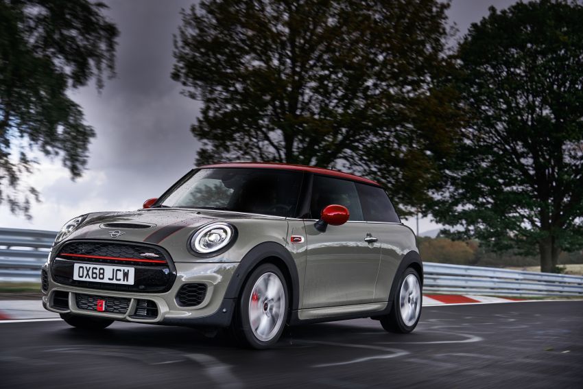 MINI JCW facelift gets updated with particulate filter 903754
