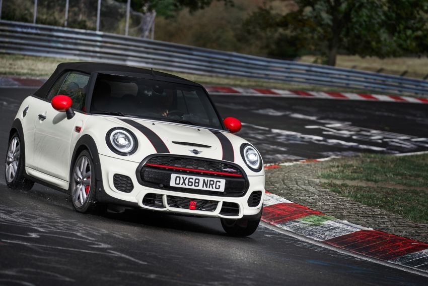 MINI JCW facelift gets updated with particulate filter 903755