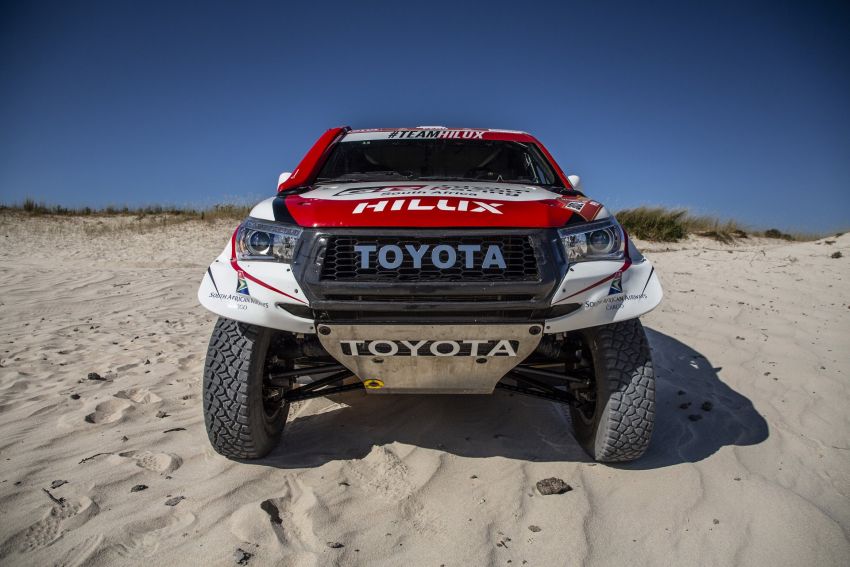 Toyota enters three racing Hilux trucks in 2019 Dakar 899795